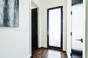 Cozy Getaway Perfect for 10 Prime Location NW6