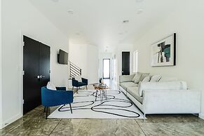 Cozy Getaway Perfect for 10 Prime Location NW6