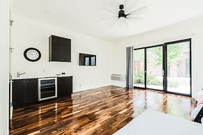 Cozy Getaway Perfect for 10 Prime Location NW6