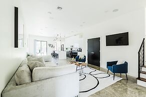 Cozy Getaway Perfect for 10 Prime Location NW6