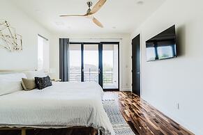 Cozy Getaway Perfect for 10 Prime Location NW6