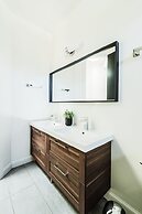 Cozy Getaway Perfect for 10 Prime Location NW6