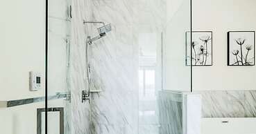 Cozy Getaway Perfect for 10 Prime Location NW6