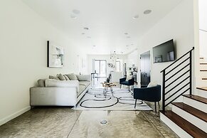 Cozy Getaway Perfect for 10 Prime Location NW6