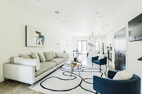 Cozy Getaway Perfect for 10 Prime Location NW6