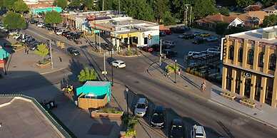 Cozy Getaway Perfect for 10 Prime Location NW6