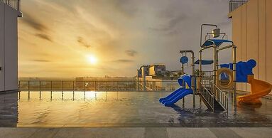 The Sky 89 Panorama D7