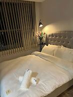 The Sky 89 Panorama D7