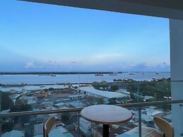 The Sky 89 Panorama D7