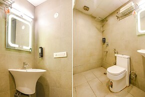 Fabhotel Old Maple Leaf