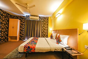 Fabhotel Old Maple Leaf