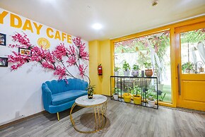 Fabhotel Old Maple Leaf