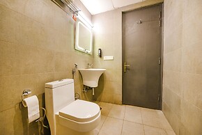 Fabhotel Old Maple Leaf