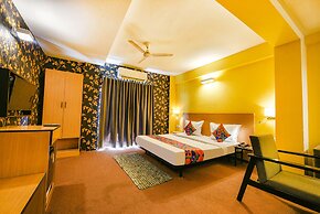 Fabhotel Old Maple Leaf