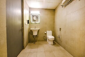 Fabhotel Old Maple Leaf