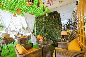 Fabhotel Old Maple Leaf