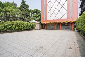 Fabhotel Golden Bird