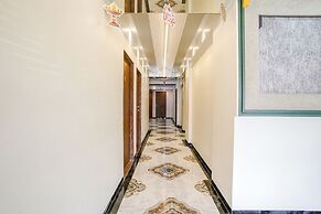 Fabhotel Golden Bird