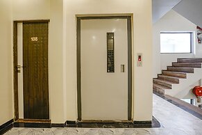 Fabhotel Golden Bird