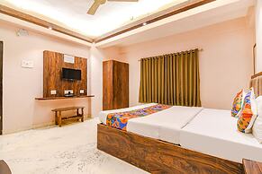 Fabhotel The Golden Orchid