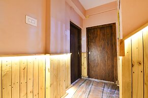 Fabhotel The Golden Orchid