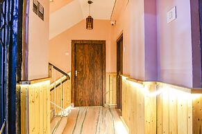 Fabhotel The Golden Orchid