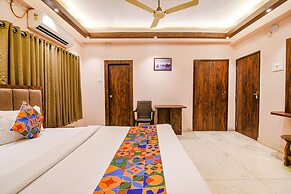 Fabhotel The Golden Orchid