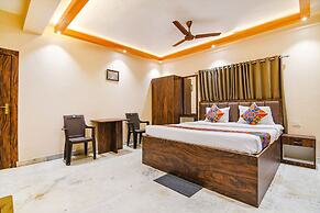 Fabhotel The Golden Orchid