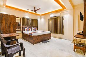 Fabhotel The Golden Orchid