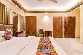 Fabhotel The Golden Orchid