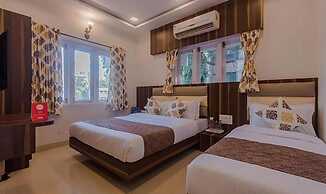 Fabhotel Golden Palms