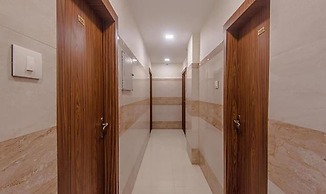 Fabhotel Golden Palms