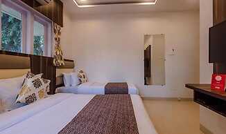 Fabhotel Golden Palms