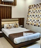 Fabhotel Golden Palms