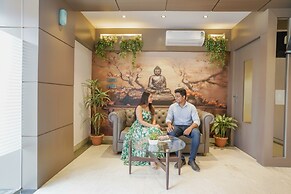 Fabhotel Status Residency