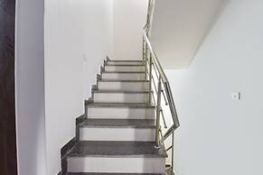 Fabhotel Hari Residency