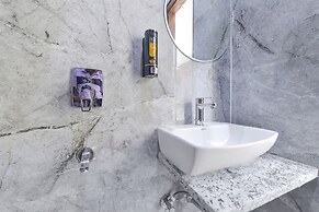 Fabhotel Hari Residency