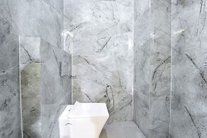 Fabhotel Hari Residency