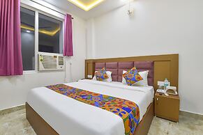 Fabhotel Hari Residency