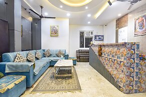 Fabhotel Hari Residency