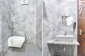 Fabhotel Hari Residency