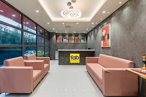 Fabhotel Red Vibe