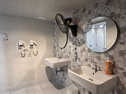 Friends Hostel - Phuket Airport