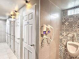 Friends Hostel - Phuket Airport