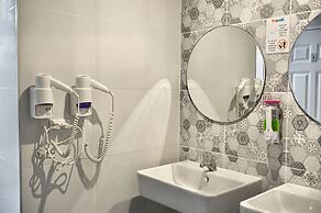 Friends Hostel - Phuket Airport