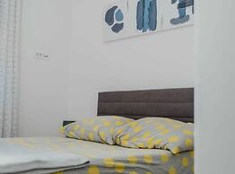 Modern Seget Vranjica Apartment With Terrace