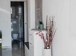 Modern Seget Vranjica Apartment With Terrace