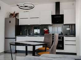 Modern Seget Vranjica Apartment With Terrace