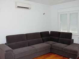 Cozy Sea View Apartment With Balcony