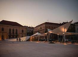 Cozy Sea View Apartment With Balcony